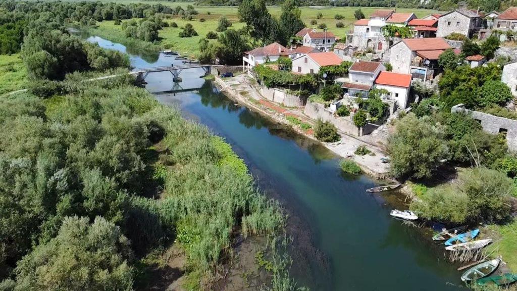 Lake View Apartment Dodosi Buitenkant foto